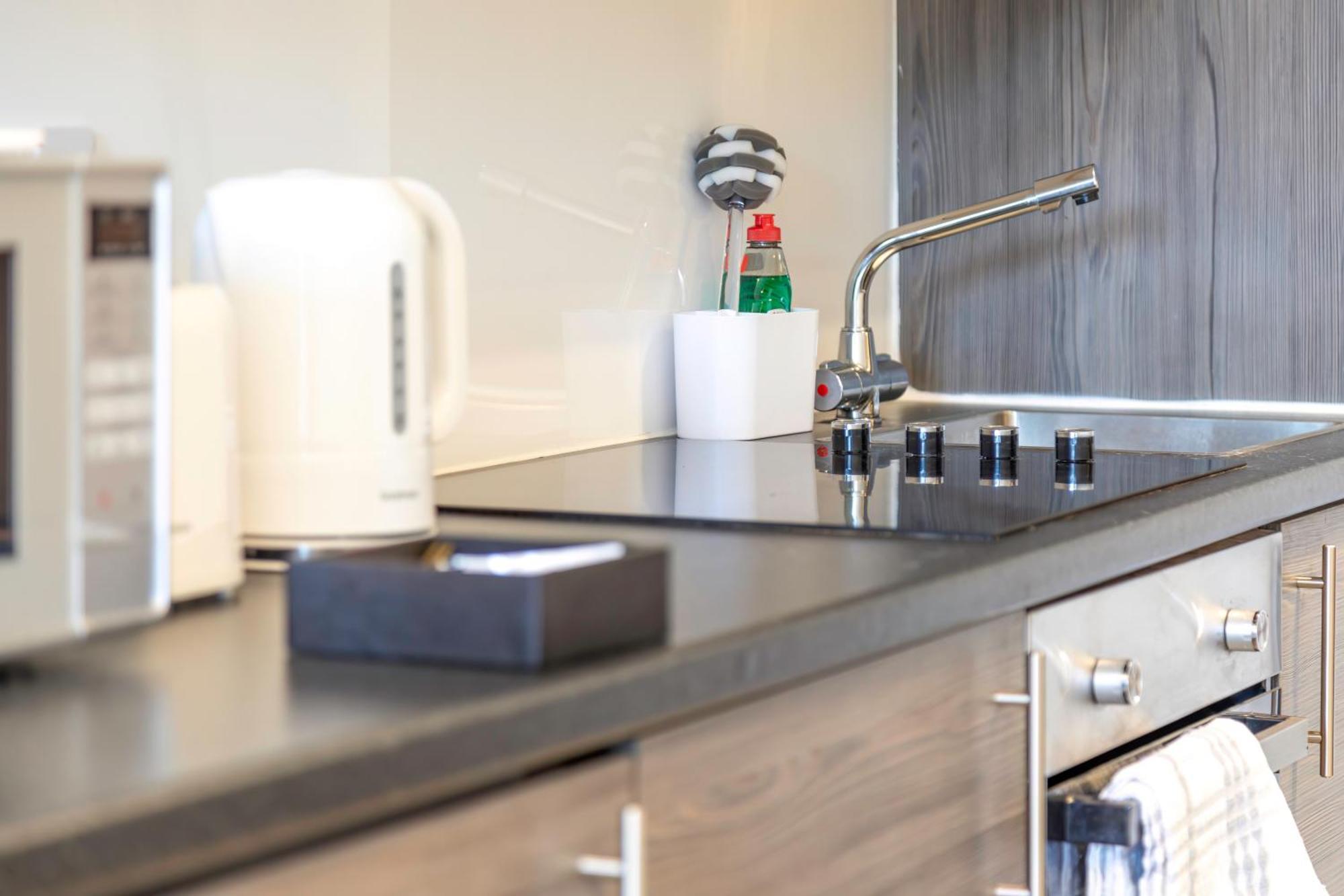 L1 Comfy Escapes - Long Stay Discounts Apply! Liverpool Bagian luar foto