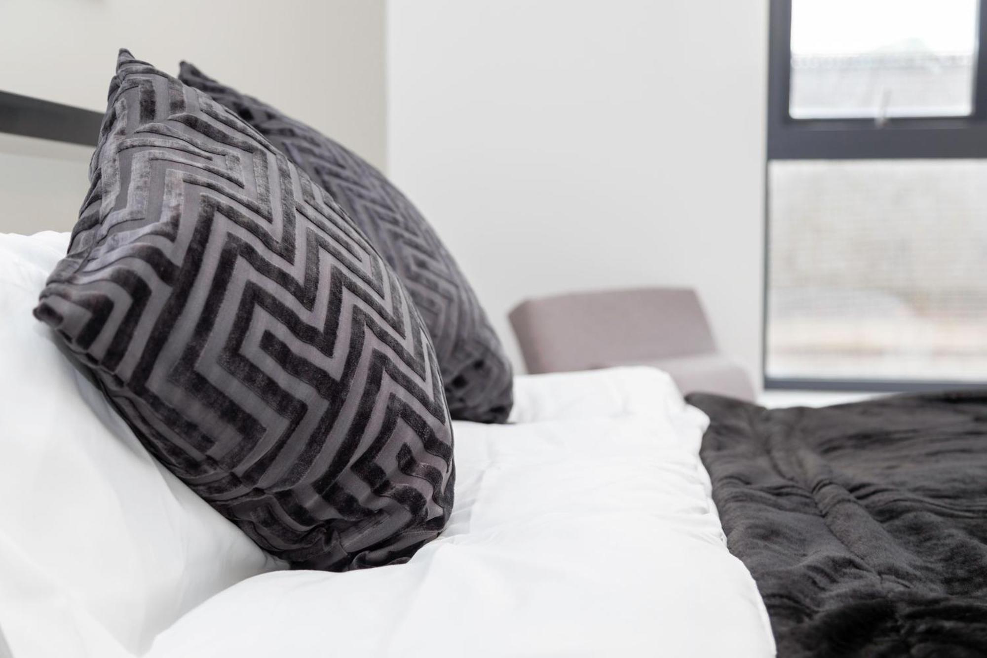 L1 Comfy Escapes - Long Stay Discounts Apply! Liverpool Bagian luar foto